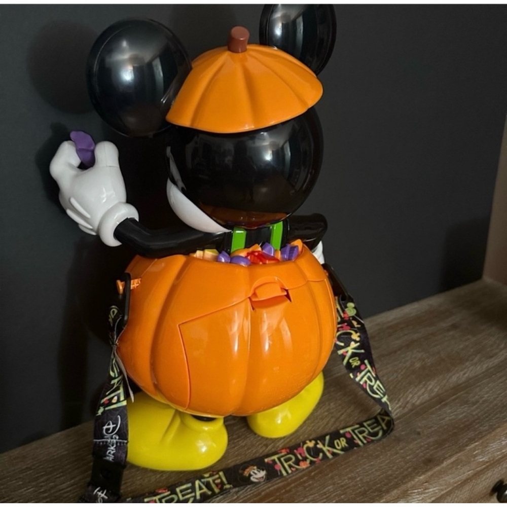Mickey Mouse Popcorn Bucket Disney Parks 2024 - Picture 3 of 7